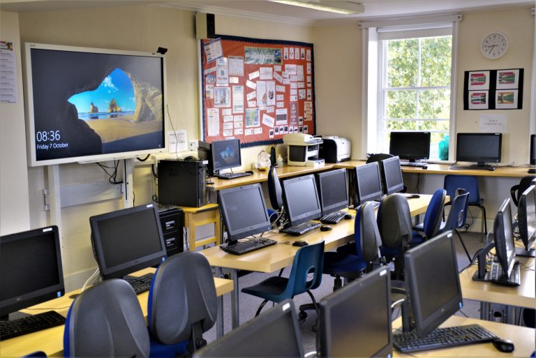 rows of computers